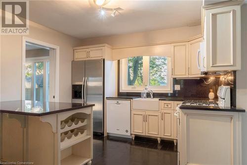 24 Springdale Boulevard, Guelph, ON - Indoor Photo Showing Kitchen