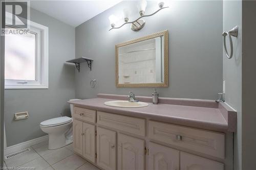 24 Springdale Boulevard, Guelph, ON - Indoor Photo Showing Bathroom