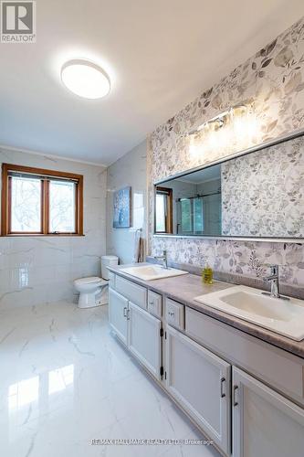 223 Bayshore Road, Innisfil, ON - Indoor Photo Showing Bathroom