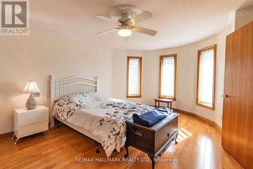 223 Bayshore Road, Innisfil, ON - Indoor Photo Showing Bedroom