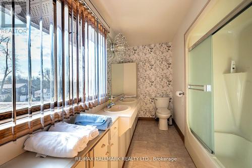 223 Bayshore Road, Innisfil, ON - Indoor Photo Showing Bathroom