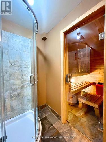 223 Bayshore Road, Innisfil, ON - Indoor Photo Showing Bathroom