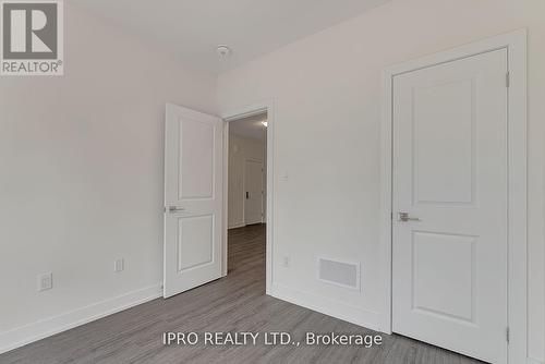 9 - 3 Bond Crescent, Richmond Hill, ON - Indoor Photo Showing Other Room