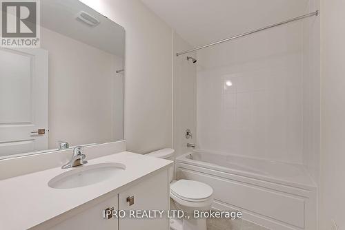 9 - 3 Bond Crescent, Richmond Hill, ON - Indoor Photo Showing Bathroom