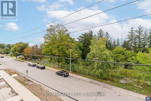 9 - 3 Bond Crescent, Richmond Hill, ON - Outdoor With View