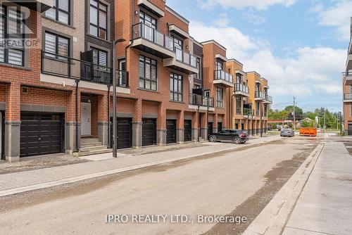 9 - 3 Bond Crescent, Richmond Hill, ON - Outdoor With Facade