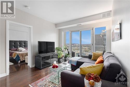 242 Rideau Street Unit#2502, Ottawa, ON - Indoor Photo Showing Living Room