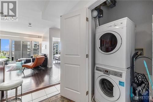 242 Rideau Street Unit#2502, Ottawa, ON - Indoor Photo Showing Laundry Room