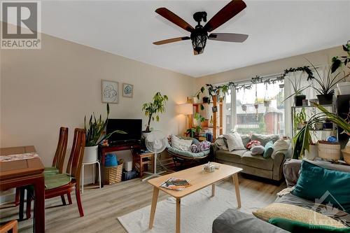 Upstairs Unit - 261 Holmwood Avenue, Ottawa, ON - Indoor Photo Showing Living Room