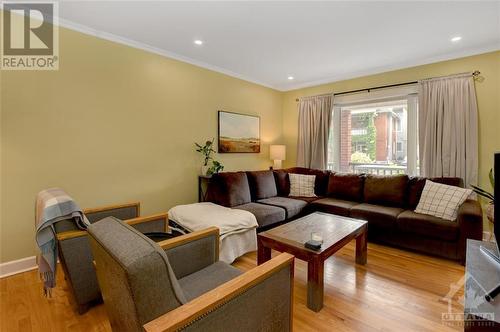 Main Floor Unit - 261 Holmwood Avenue, Ottawa, ON - Indoor Photo Showing Living Room