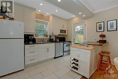 Main Floor Unit - 261 Holmwood Avenue, Ottawa, ON - Indoor Photo Showing Kitchen