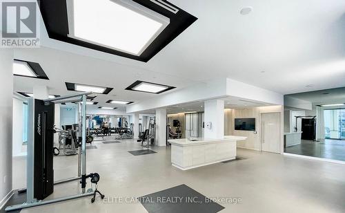 1707 - 99 Broadway Avenue, Toronto, ON - Indoor Photo Showing Gym Room