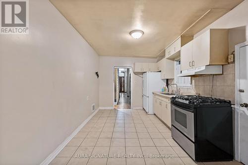 246 Niagara Street, Toronto, ON - Indoor Photo Showing Kitchen