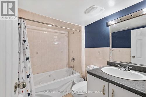 246 Niagara Street, Toronto, ON - Indoor Photo Showing Bathroom