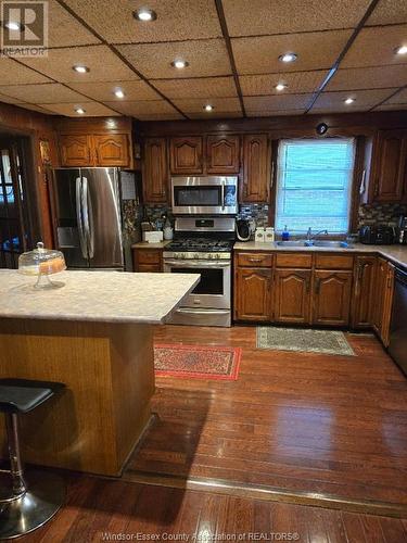 2341 Fraser Avenue, Windsor, ON - Indoor Photo Showing Kitchen With Double Sink