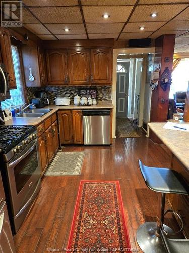 2341 Fraser Avenue, Windsor, ON - Indoor Photo Showing Kitchen With Double Sink