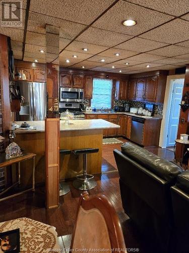 2341 Fraser Avenue, Windsor, ON - Indoor Photo Showing Kitchen