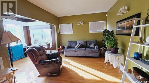 298 12Th Street E, Prince Albert, SK - Indoor Photo Showing Living Room