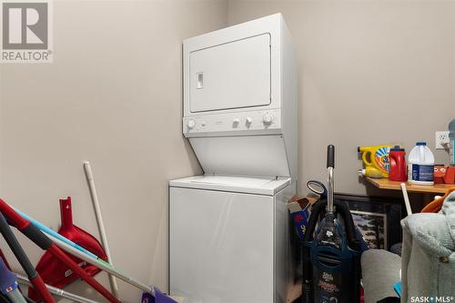 100W 1300 Stockton Street N, Regina, SK - Indoor Photo Showing Laundry Room