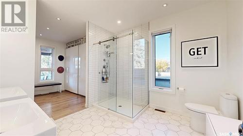 3321 Regina Avenue, Regina, SK - Indoor Photo Showing Bathroom