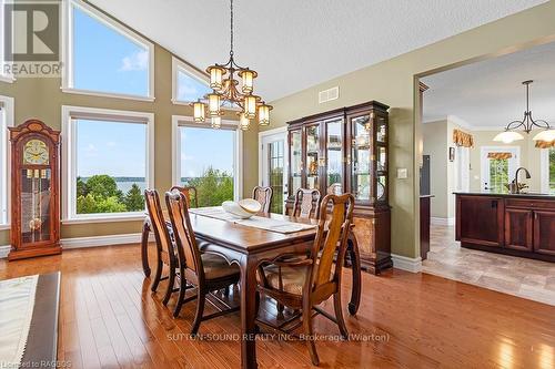 136 Sunset Boulevard, Georgian Bluffs, ON - Indoor Photo Showing Dining Room