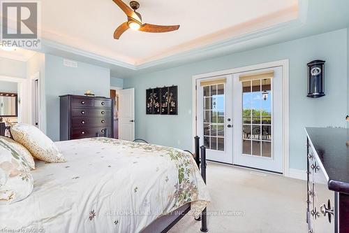 136 Sunset Boulevard, Georgian Bluffs, ON - Indoor Photo Showing Bedroom