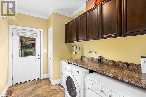 136 Sunset Boulevard, Georgian Bluffs, ON - Indoor Photo Showing Laundry Room