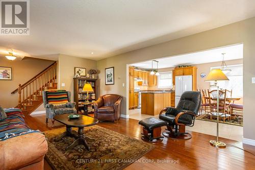 71818 Sunview Avenue, Bluewater (St. Joseph), ON - Indoor Photo Showing Living Room