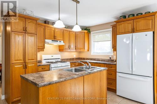 71818 Sunview Avenue, Bluewater (St. Joseph), ON - Indoor Photo Showing Kitchen With Double Sink