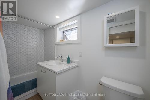 485 Grosvenor Street, London, ON - Indoor Photo Showing Bathroom