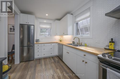 485 Grosvenor Street, London, ON - Indoor Photo Showing Kitchen With Double Sink