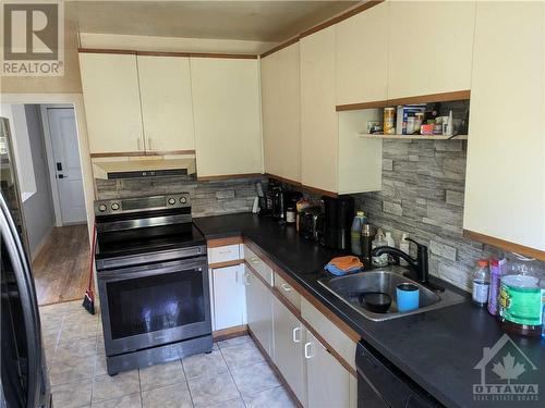 29 Wright Crescent, Brockville, ON - Indoor Photo Showing Kitchen