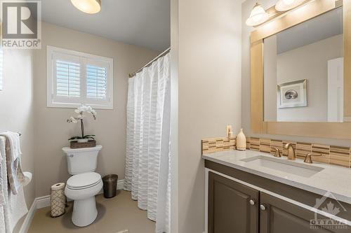 1889 Des Epinettes Avenue, Ottawa, ON - Indoor Photo Showing Bathroom