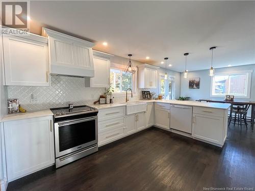 170 Elizabeth Street, Woodstock, NB - Indoor Photo Showing Kitchen With Upgraded Kitchen