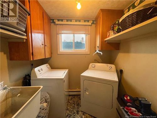 170 Elizabeth Street, Woodstock, NB - Indoor Photo Showing Laundry Room