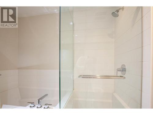 7458 Britton Street, Burnaby, BC - Indoor Photo Showing Bathroom