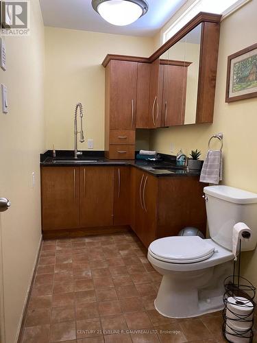 235 Broadwood Avenue, Temiskaming Shores, ON - Indoor Photo Showing Bathroom