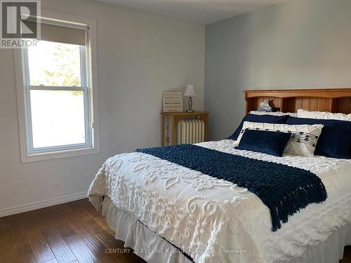 235 Broadwood Avenue, Temiskaming Shores, ON - Indoor Photo Showing Bedroom