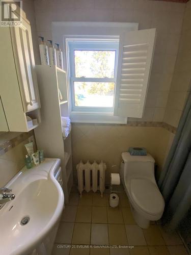 235 Broadwood Avenue, Temiskaming Shores, ON - Indoor Photo Showing Bathroom