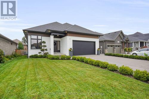 145 Collins Way, Strathroy-Caradoc (Se), ON - Outdoor With Facade