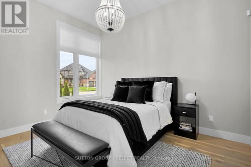 145 Collins Way, Strathroy-Caradoc (Se), ON - Indoor Photo Showing Bedroom