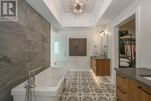 1062 Trailsway Avenue, London, ON - Indoor Photo Showing Bathroom