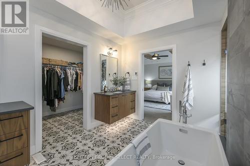 1062 Trailsway Avenue, London, ON - Indoor Photo Showing Bathroom