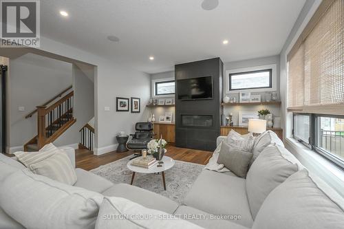 1062 Trailsway Avenue, London, ON - Indoor Photo Showing Living Room