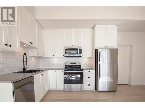 3626 Sheffield, Coquitlam, BC - Indoor Photo Showing Kitchen