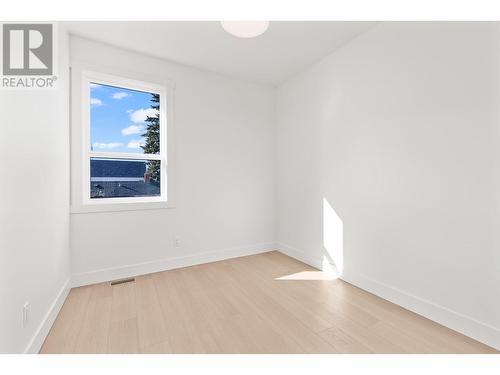 747 Fuller Avenue Unit# 2, Kelowna, BC - Indoor Photo Showing Other Room