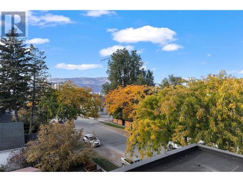 747 Fuller Avenue Unit# 2, Kelowna, BC - Outdoor With View