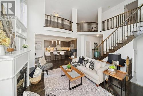 39 Illingworth Lane, Ajax (Central West), ON - Indoor Photo Showing Living Room