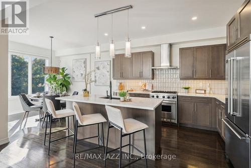 39 Illingworth Lane, Ajax (Central West), ON - Indoor Photo Showing Kitchen With Upgraded Kitchen