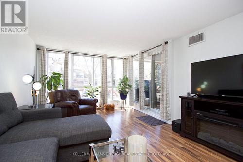 112 - 25 Cumberland Lane, Ajax (South West), ON - Indoor Photo Showing Living Room